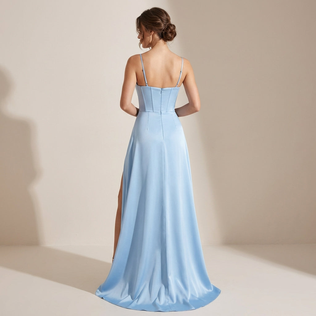 estido Longo de Bandagem com Alças Finas e Fenda de Costas Abertas