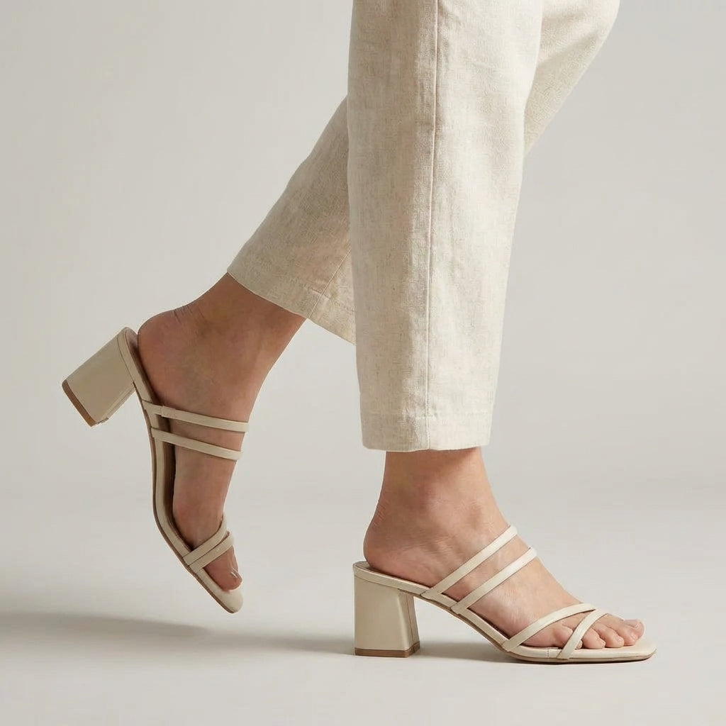 Sandálias com Saltos Grossos