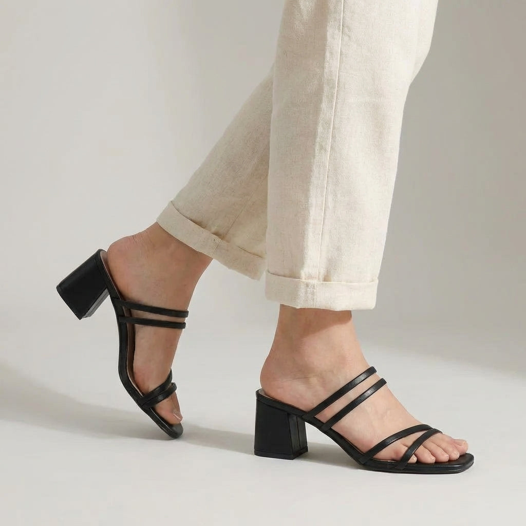 Sandálias com Saltos Grossos